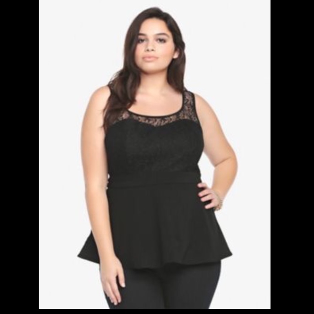 Lace illusion peplum top 💖